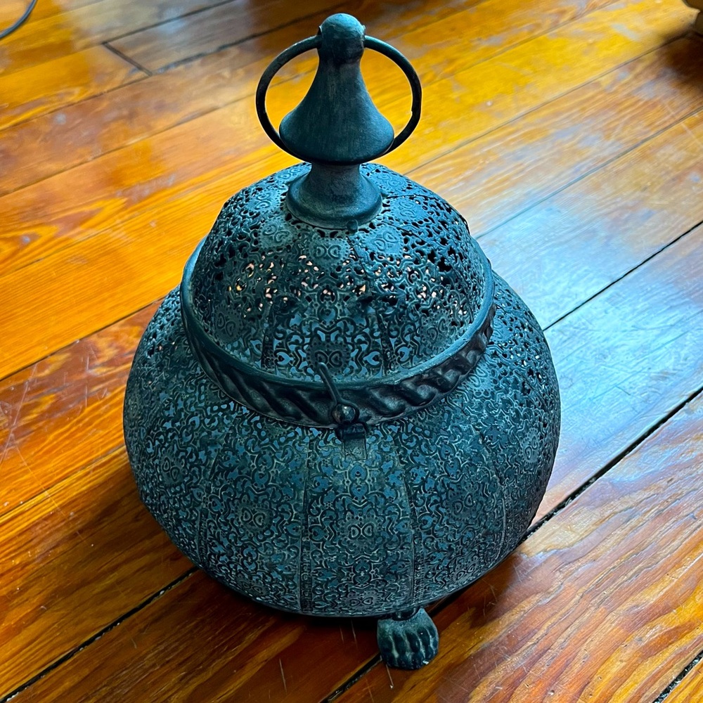 listing-status-banner